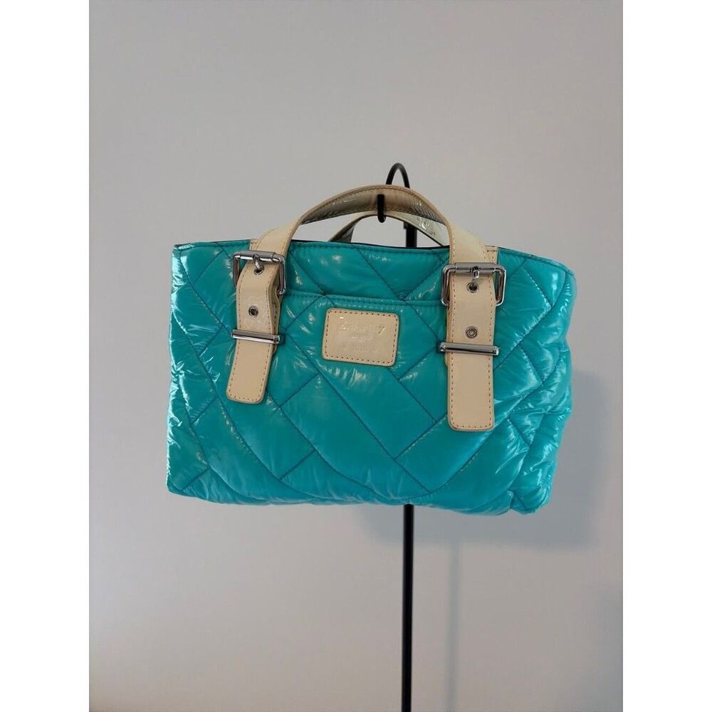 Ice-skating accessory bag